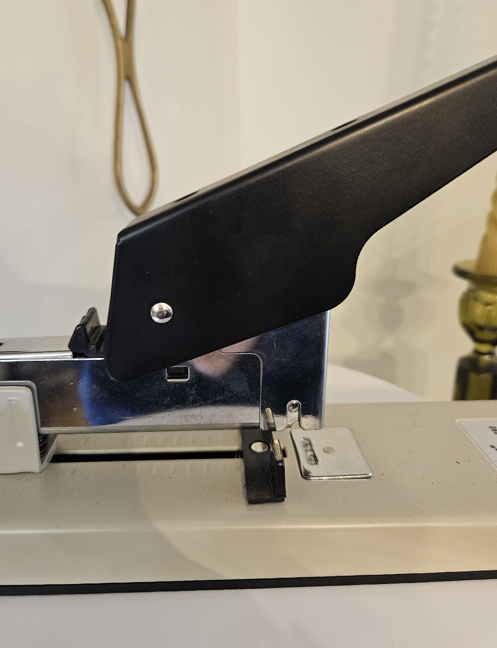 Mr. Pen Heavy Duty Stapler - Picture 3 of 7